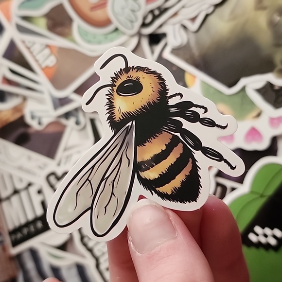 10/$10 Bee Vinyl Sticker - Picture 1 of 2